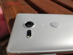 Sony Xperia XZ2 Compact 2