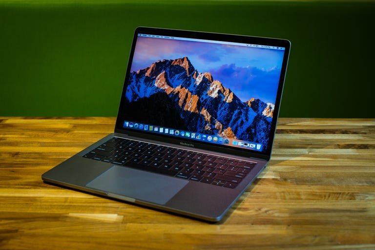 Apple MacBook Pro (13" 2016, 4 TBT3) — Ilustrační foto — barva se může lišit